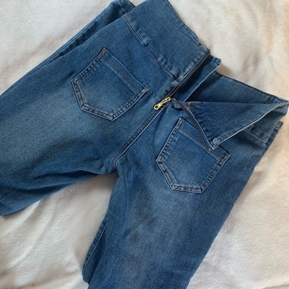 High rise women’s jeans - Picture 1 of 4